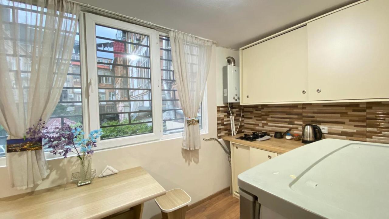 Freedom Square Apartment Tbilisi Eksteriør billede